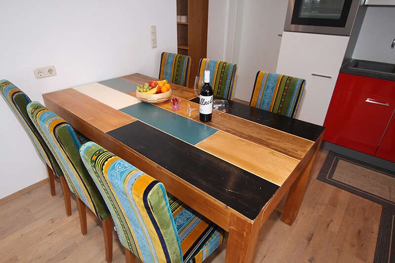Dining table in the Blumenwiese holiday apartment in Haus Martina in Serfaus
